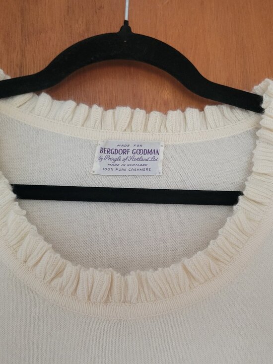 Vintage Pringle of Scotland for Bergdorf Goodman 100% Pure Cashmere Sweater | - Picture 2 of 10
